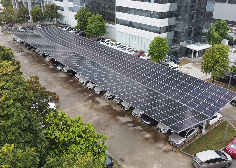 防水防曬還能充電！這個(gè)“光伏+車棚”絕了！